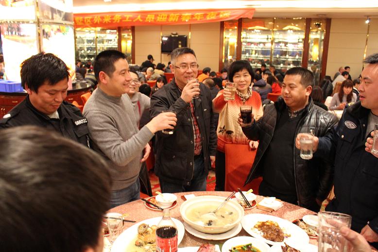 杭州外来人口过年_杭州过年习俗手抄报(3)